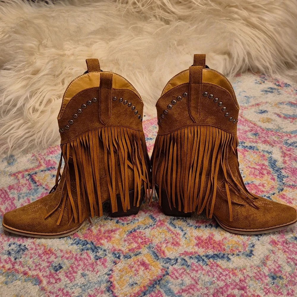 Fringed Brown Sueded Western Boots - Picture 5 of 6